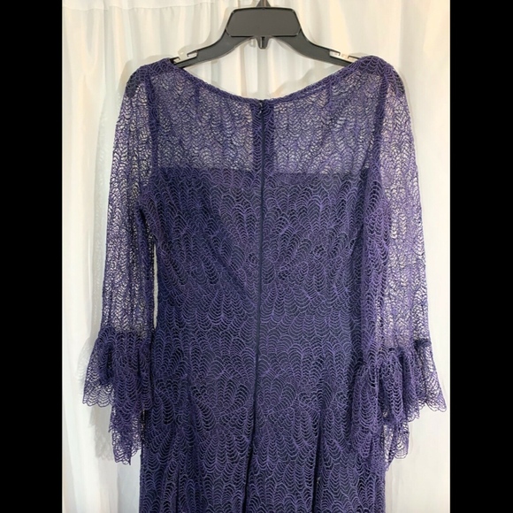 NEW Talbot Runhof Allium Lace Bell Sleeve dress - Picture 7 of 8